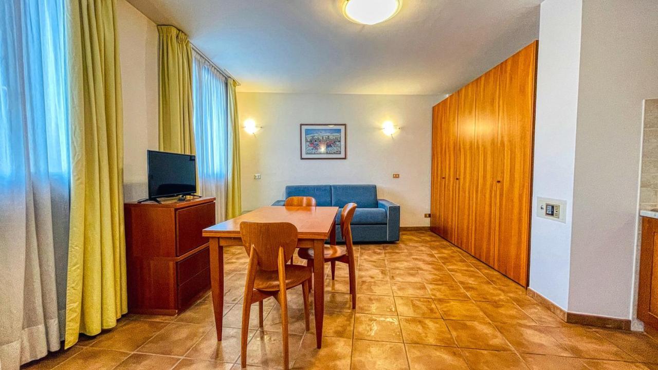 Appartamento Smith Arneis - Affitti Brevi Italia Bardonecchia Exteriör bild